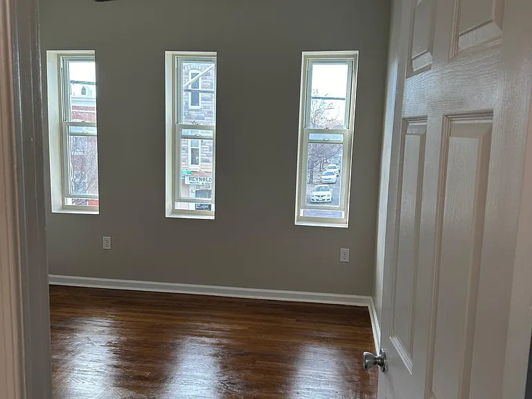1204 W Cross St — Photo 19