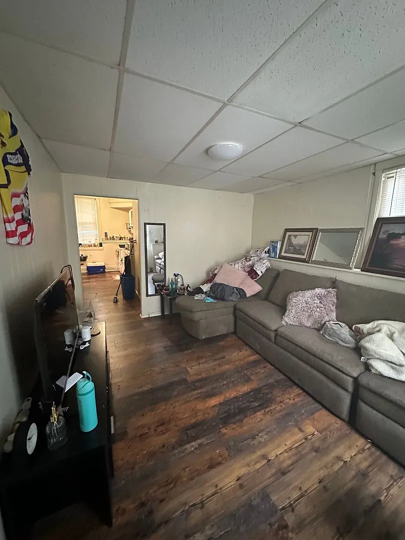 441 Dallas Street — Photo 2