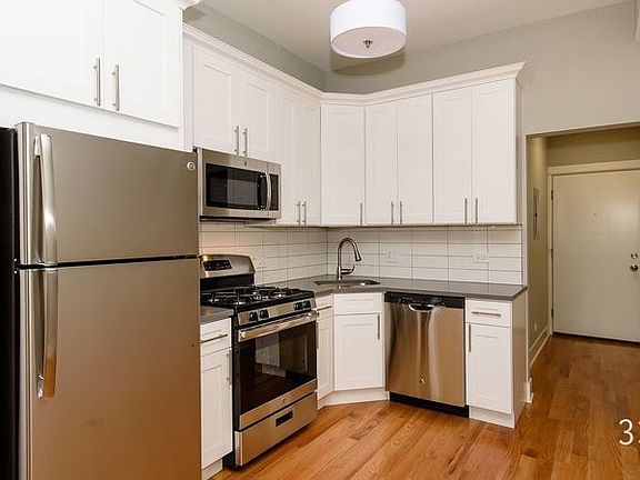 5th image of 2125 W Chicago Ave #2F
