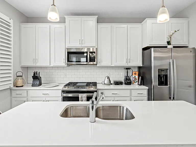 24261 Edgewater Dr — Photo 11