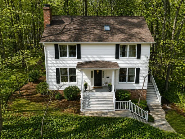 105 Bristol Dr, Chapel Hill, NC 27516