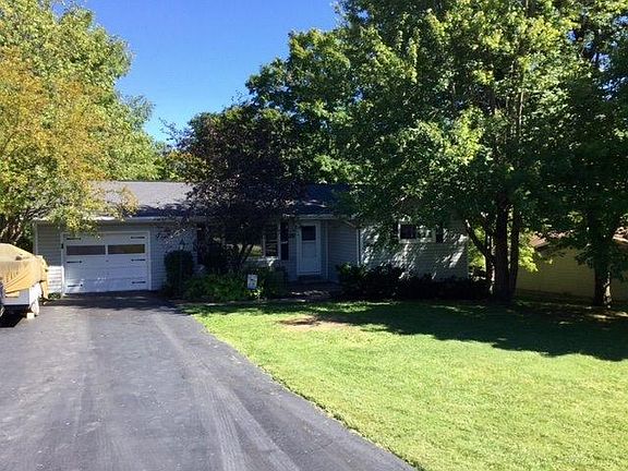2nd image of 206 Woodland Dr