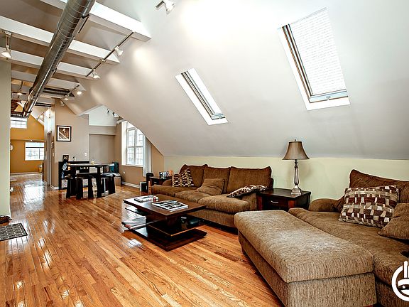 3rd image of 2817 N Campbell Ave #2