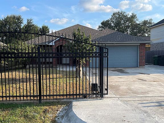 2nd image of 8010 Arrowhead Ln