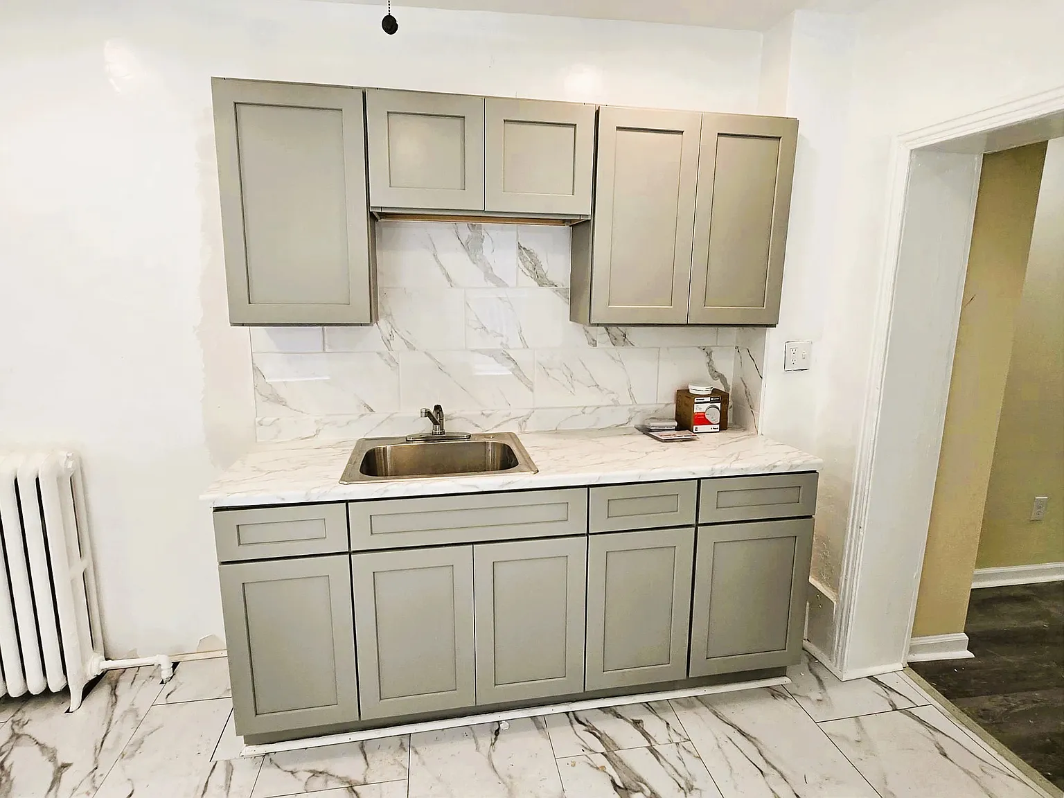 4 bed, $2,400 — Photo 3