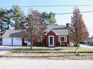 17 Lowell St, Coventry, RI 02816