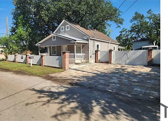 4 bed, 1450 sqft, $2,000 — Photo 1