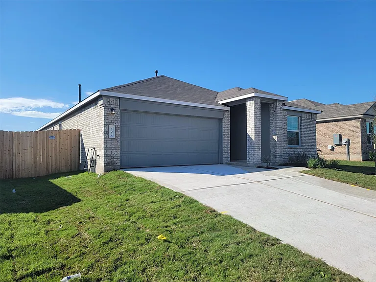 602 Arnage Dr — Photo 2