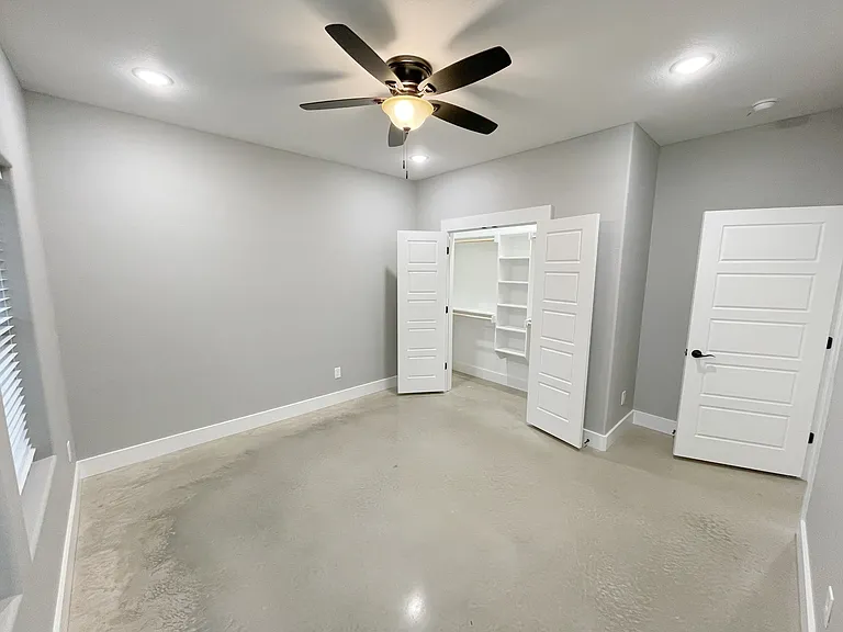 122 W Harrison St — Photo 6