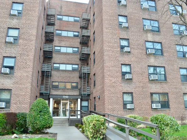 73-63 Bell Blvd APT 3L, Oakland Gardens, NY 11364