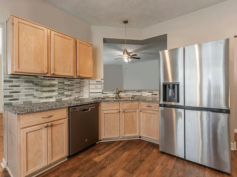 1835 Oak Ridge Dr — Photo 11