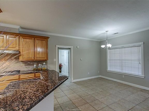 5th image of 4904 Park Land Dr