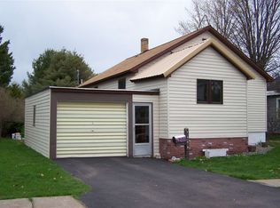 1005 Harrison St, Wakefield, MI 49968