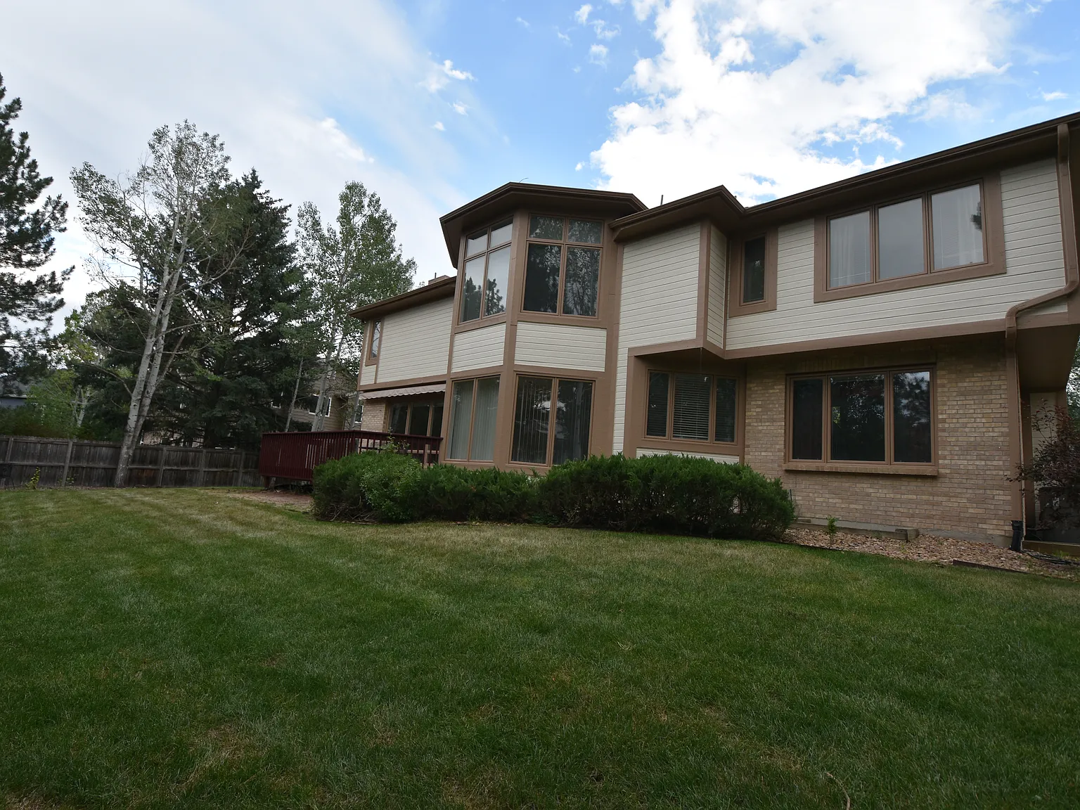 5 bed, 4.5 bath, 4212 sqft, $4,700 — Photo 4