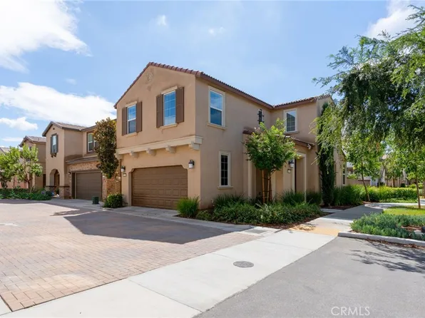 30394 Village Terrace Dr, Menifee, CA 92584