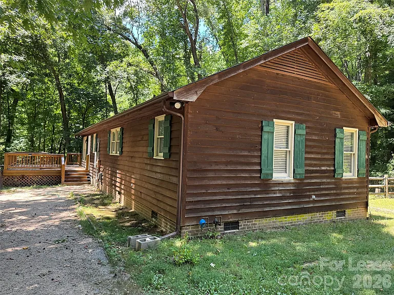 219 Lark Field Dr — Photo 2