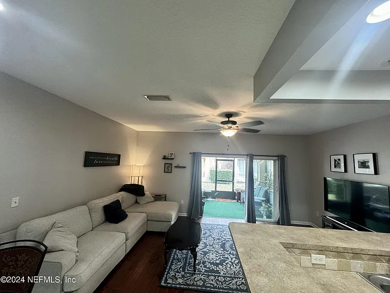 13497 Sunstone St — Photo 11
