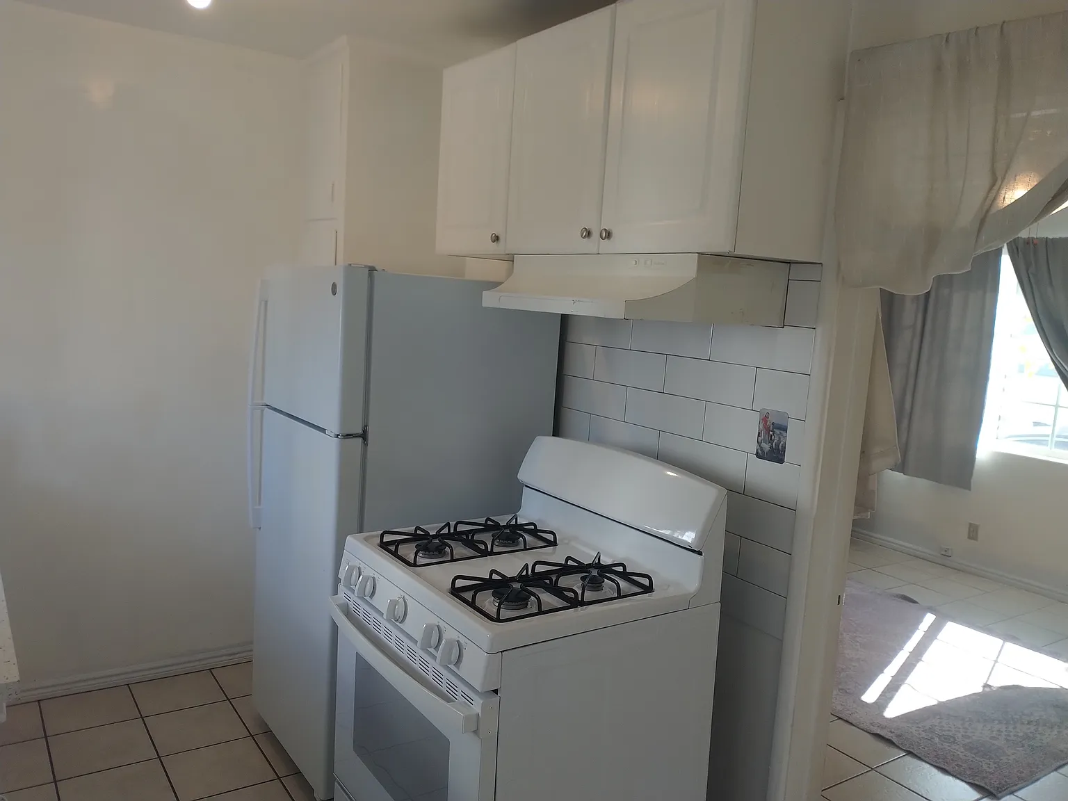 Studio, $1,600 — Photo 2