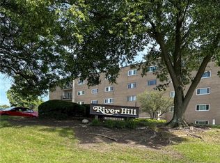 20333 Detroit Rd APT 412, Rocky River, OH 44116