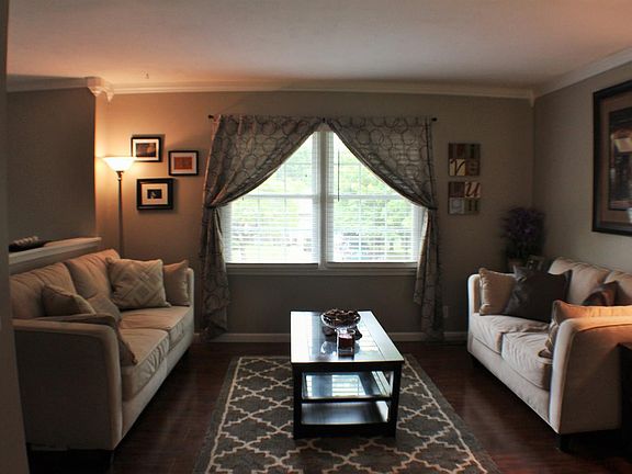 3rd image of 1808 Casa Loma Dr
