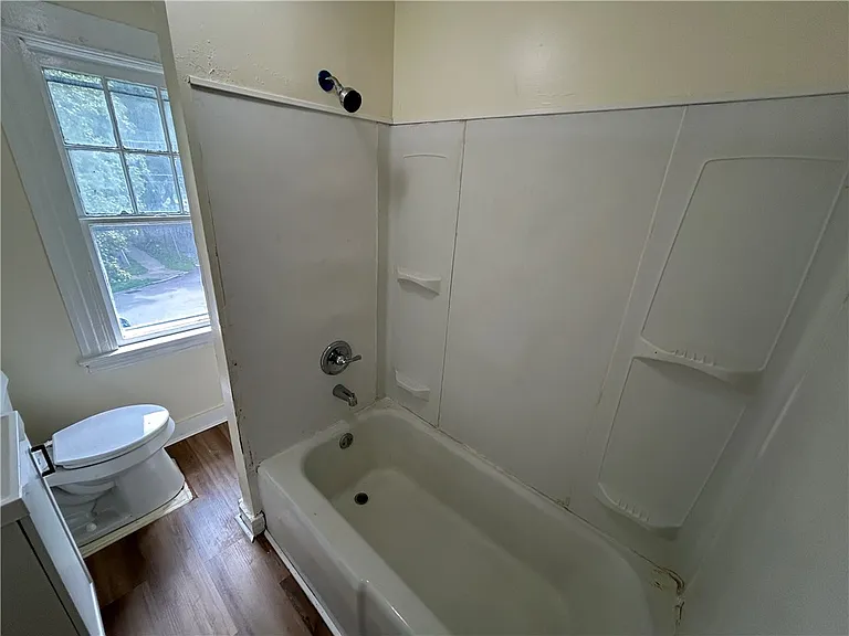 42 Villa St #UPPER — Photo 16
