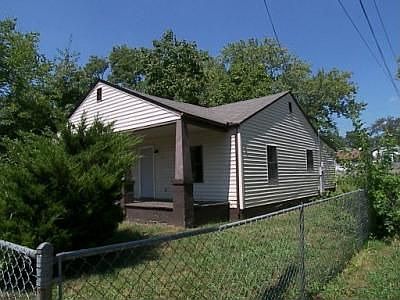 4th image of 901 Sidebrook Ave