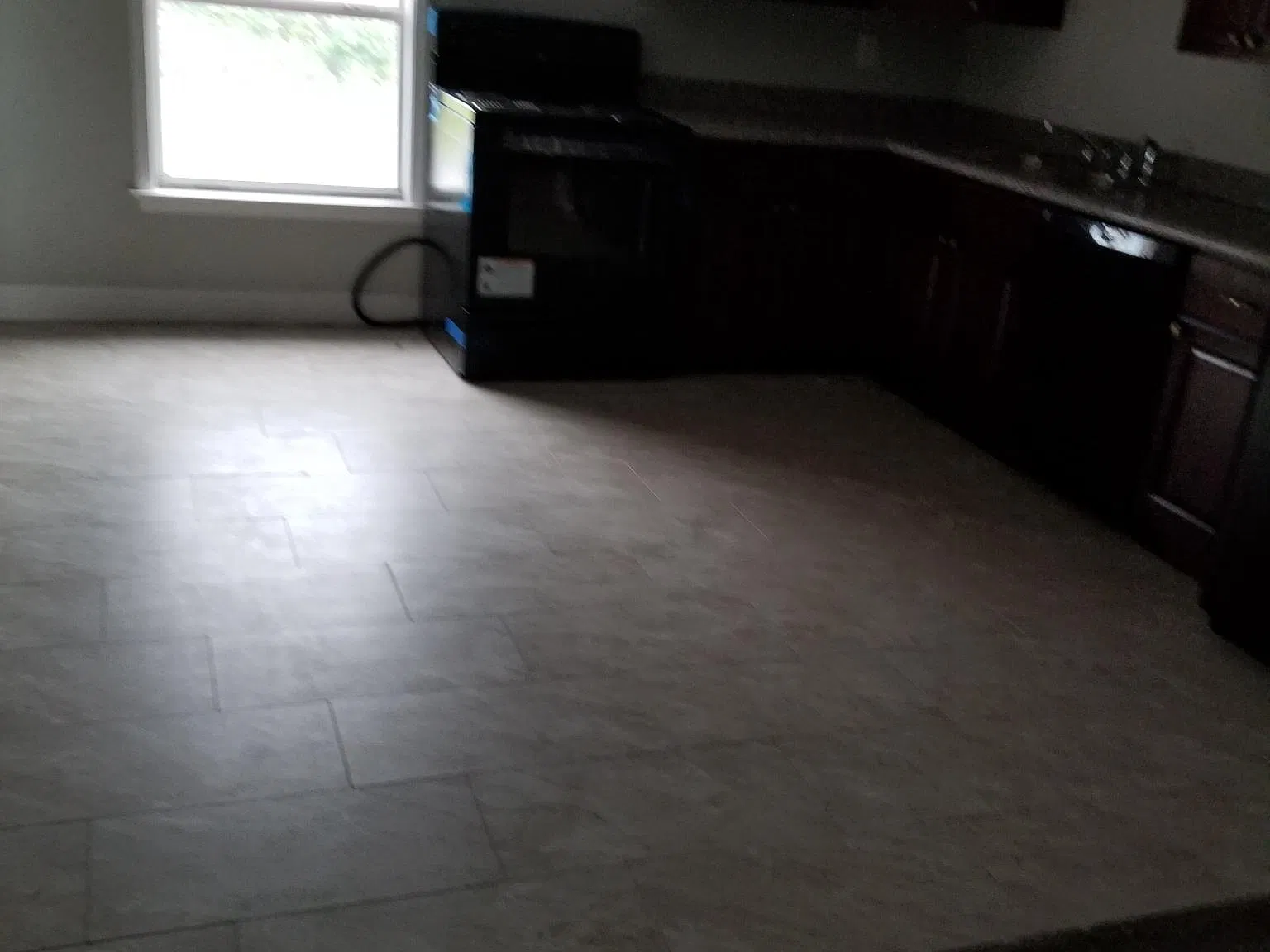 2 bed, 1100 sqft, $1,300 — Photo 3