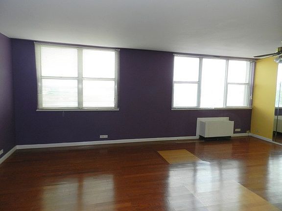 3rd image of 4300 W Ford City Dr APT 605