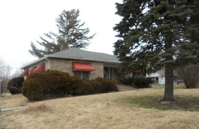 7404 Southeastern Ave photo 1