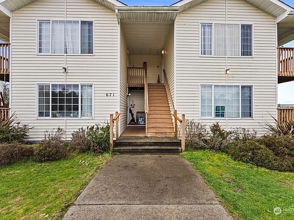 4th image of 671 Sunset Avenue NE #1-4