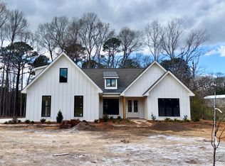 41 Forest Barnes, Petal, MS 39465