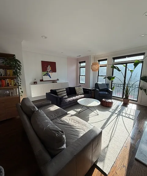 910 N Wolcott Ave #2 — Photo 6