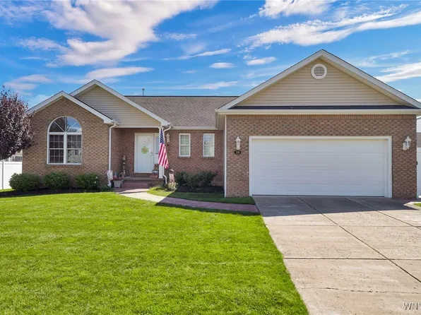 39 Conner Dr, West Seneca, NY 14224