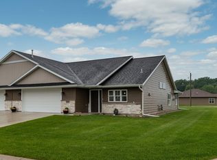2882 Meadowview Ln NE, Owatonna, MN 55060