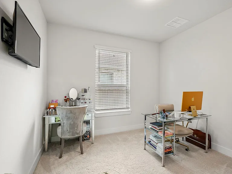 15210 Cortines Ct — Photo 33