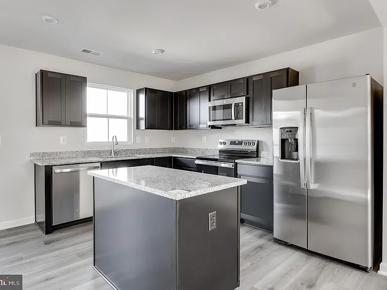 7301 Statesman Blvd — Photo 5