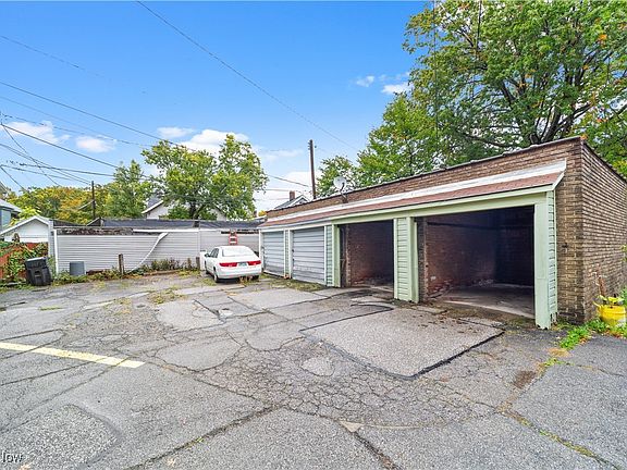 2nd image of 1273 West Blvd