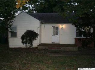 391 Trenton Ave N, Bayville, NJ 08721