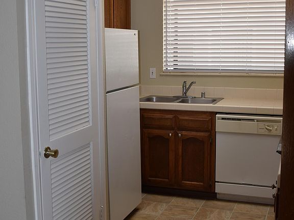 5th image of 4869 70th St APT 6