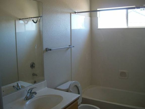 4th image of 225 Kodiak Ct