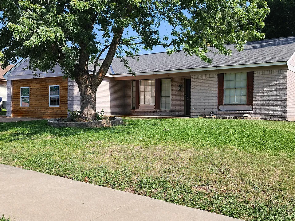 2429 NW 110th St