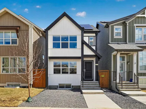 12 W Heirloom Cres SE, Calgary, AB T3S 0G9