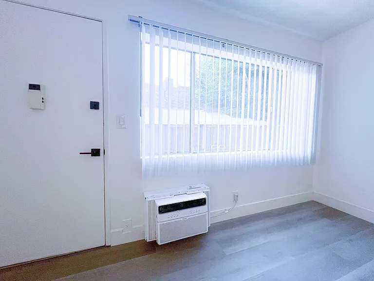 1316 N Fairfax Ave #2 — Photo 6