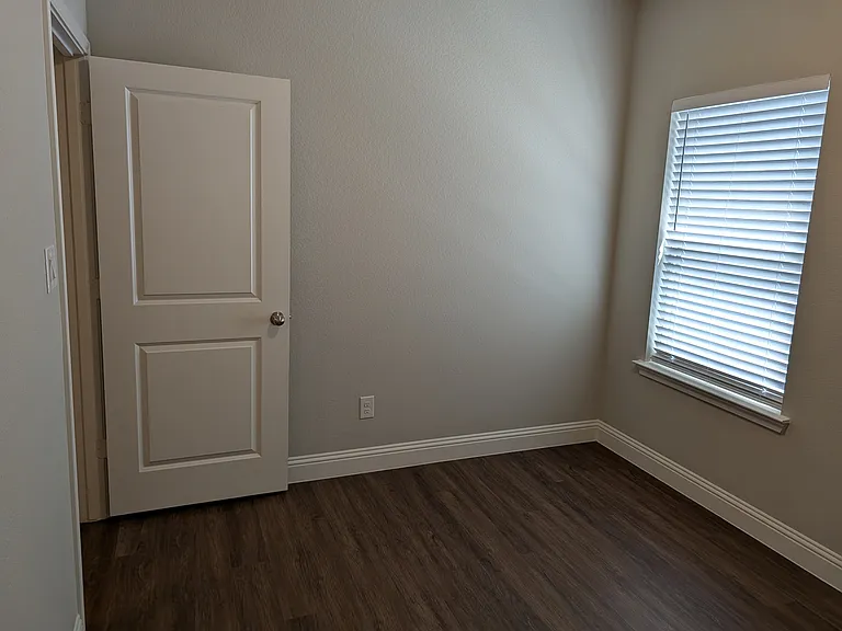 6320 Battle Mountain Trl — Photo 16