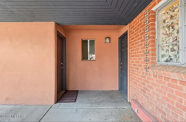1308 E Spring St — Photo 25