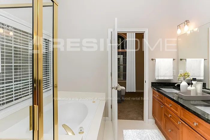 210 Foster Trace Dr — Photo 13