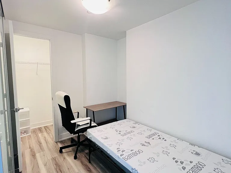 7 Grenville St #4207 — Photo 8