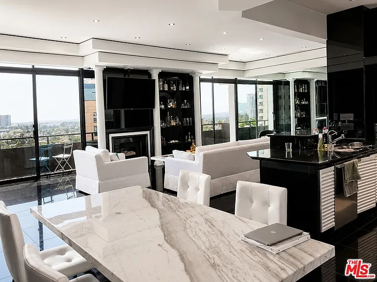 10535 Wilshire Blvd #Penthouse 1 — Photo 17