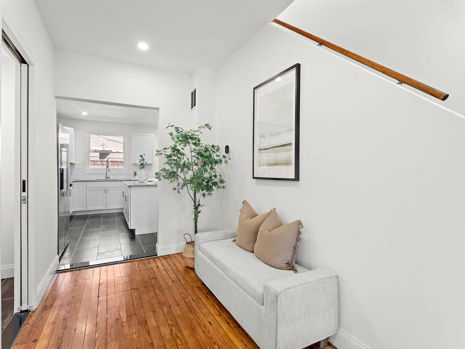 3 bed, 3.5 bath, 1500 sqft, $2,300 — Photo 4