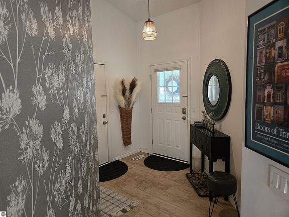 3rd image of 1178 Hemingway Ln #65